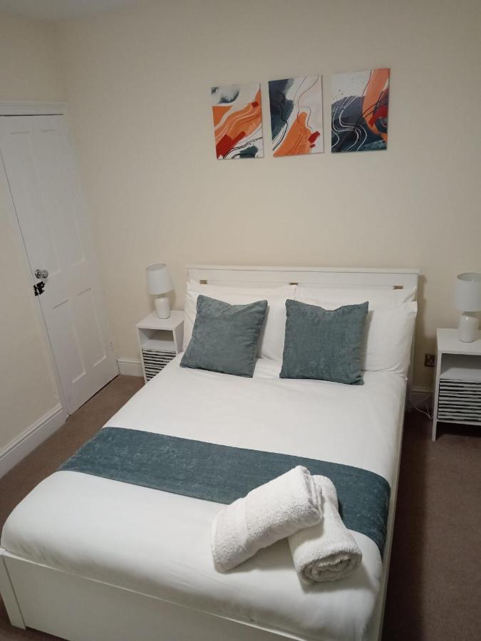 チャタムCharter House With Good Wifiアパートメント エクステリア 写真